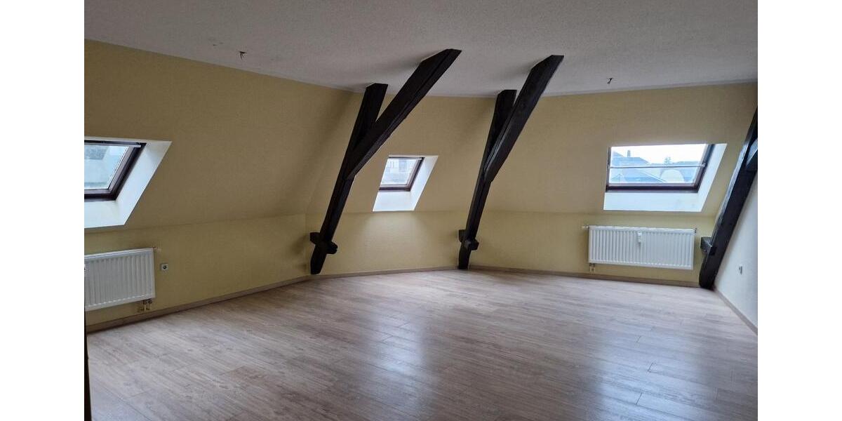 Dachgeschoßwohnung Lengenfeld - 2 Zimmer, 69 m&sup2;, 310&euro; | Angebot:25124988