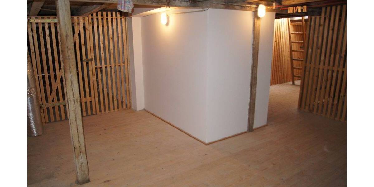 Etagenwohnung Plauen Westend - 2 Zimmer, 74 m&sup2;, 395&euro; | Angebot:25694440