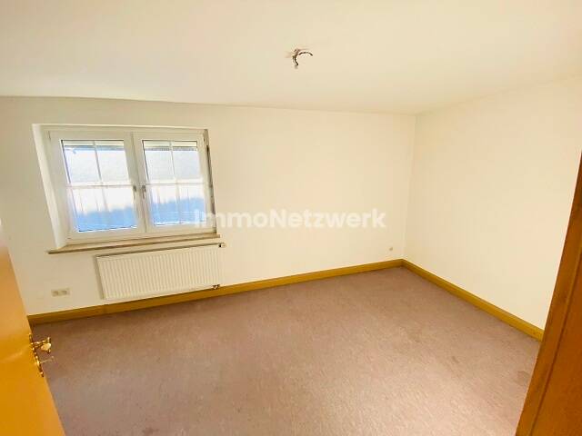 Einfamilienhaus Oberkotzau - 7 Zimmer, 215 m&sup2;, 115.000&euro; | Angebot:25714659