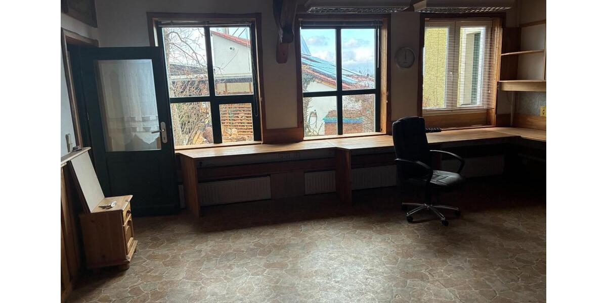 Erdgeschoßwohnung Reichenbach im Vogtland - 1 Zimmer, 30 m&sup2;, 180&euro; | Angebot:24842382