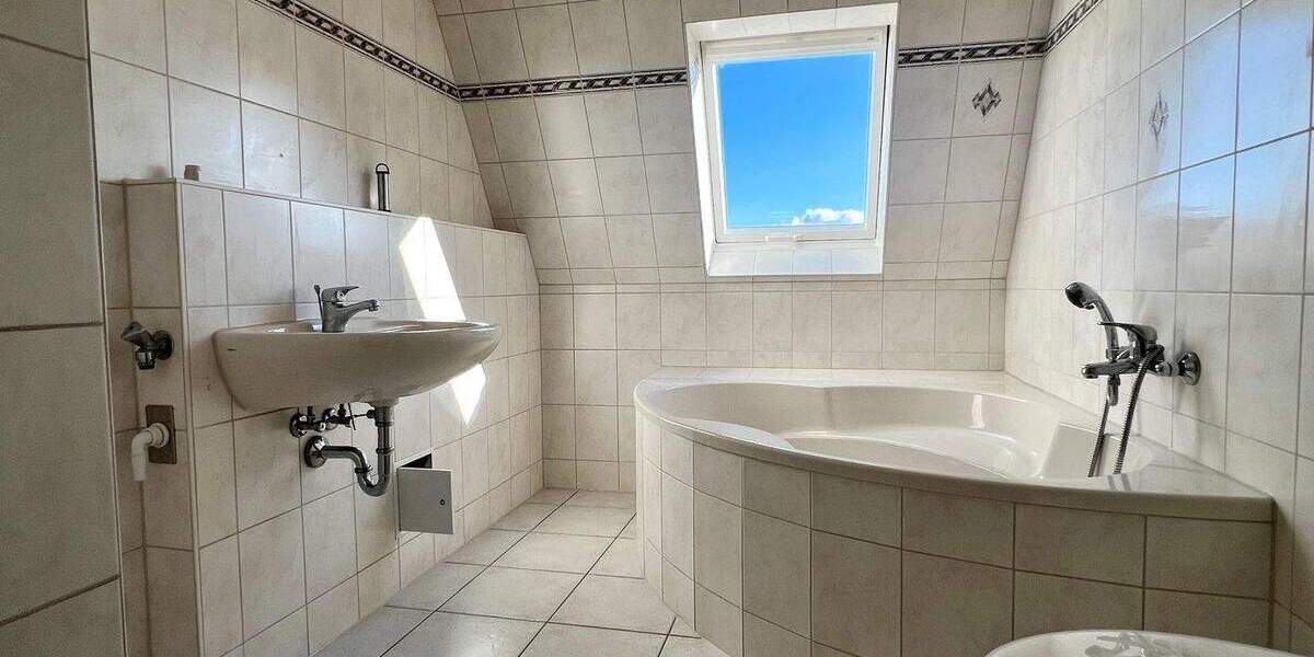 Etagenwohnung Plauen Westend - 3 Zimmer, 90 m&sup2;, 95.000&euro; | Angebot:25708247